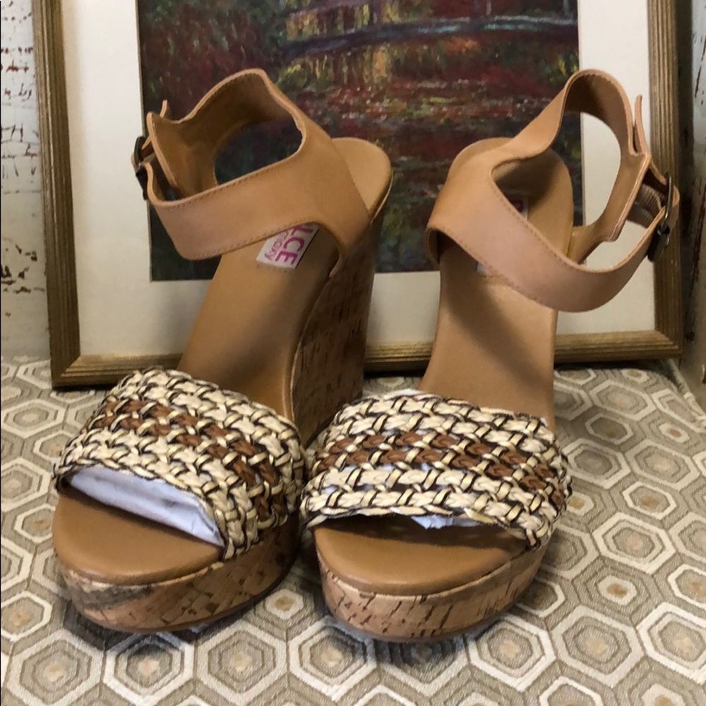 Dolce, by Mojo Moxy